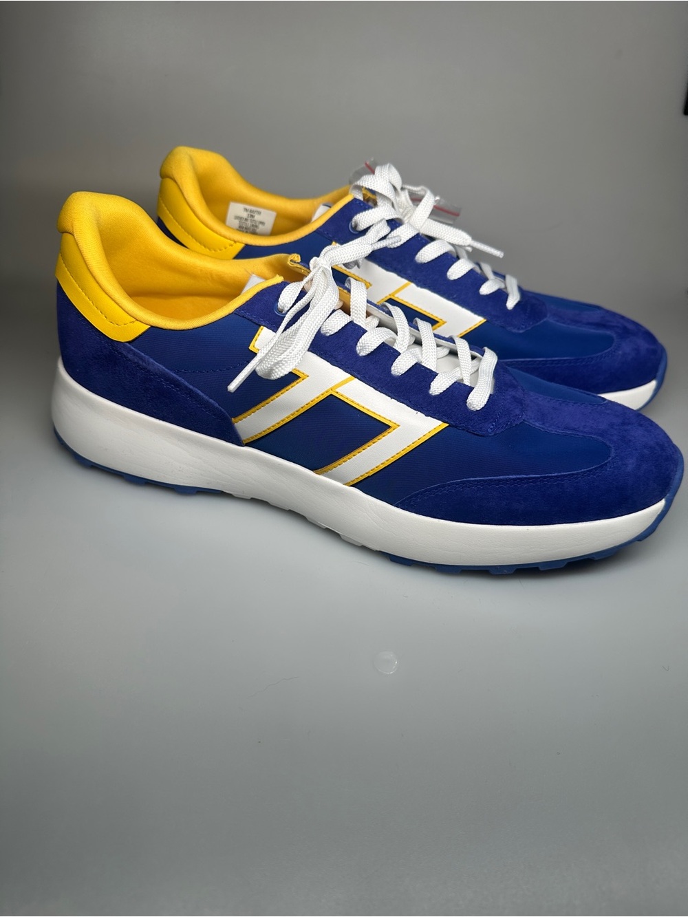 Le Tigre Blue and Yellow Retro Running Sneakers